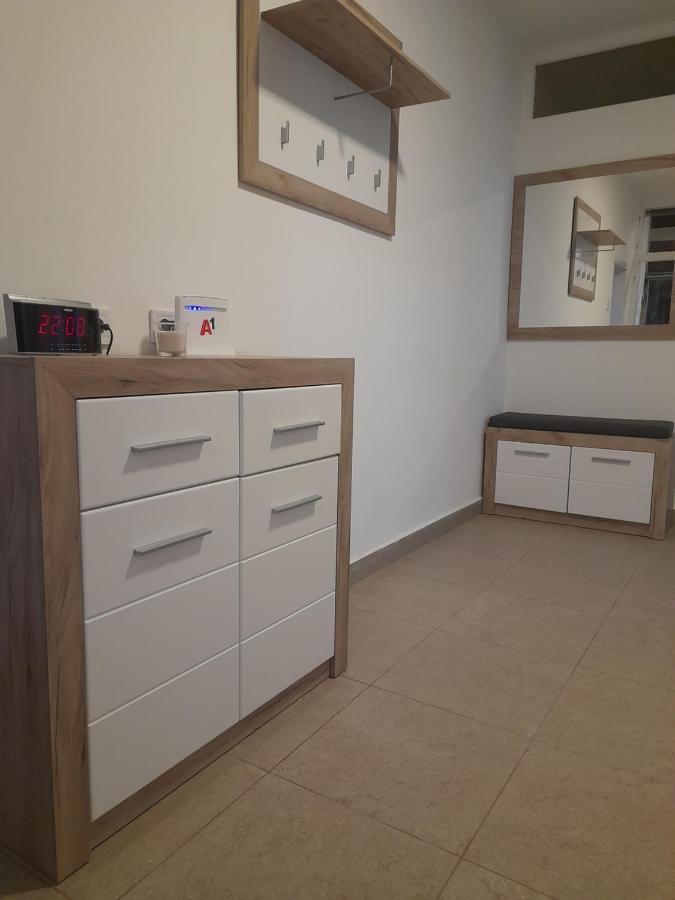Apartman Stevan Pirot Luaran gambar