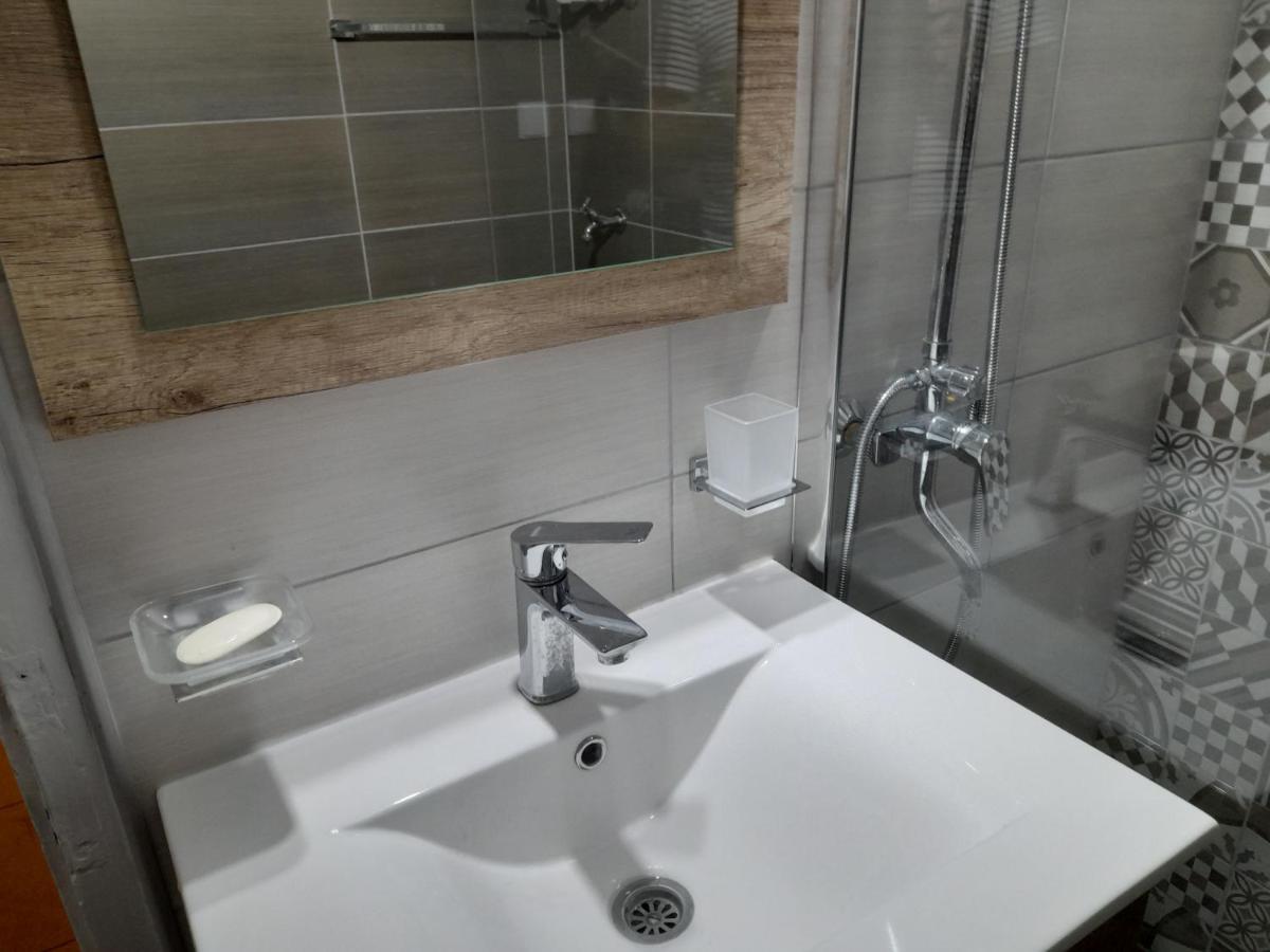 Apartman Stevan Pirot Luaran gambar