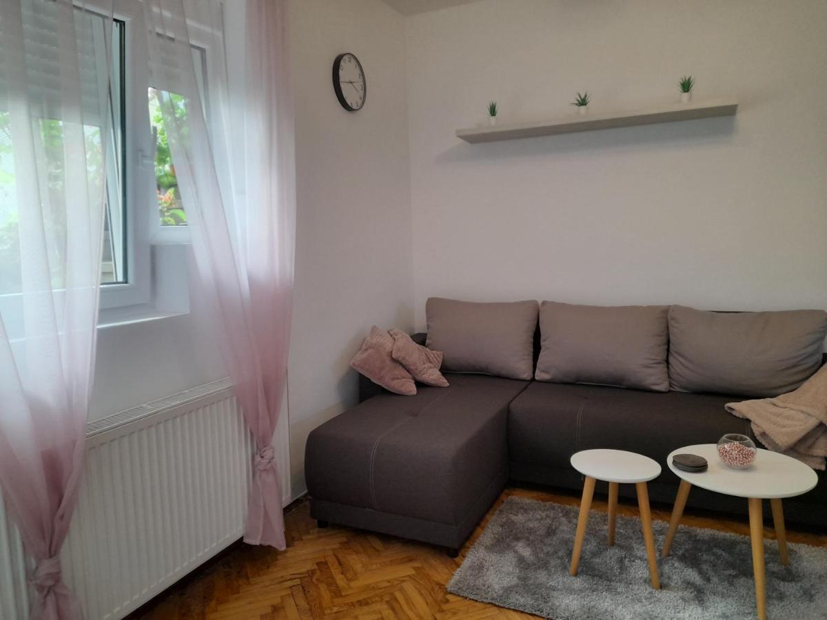 Apartman Stevan Pirot Luaran gambar